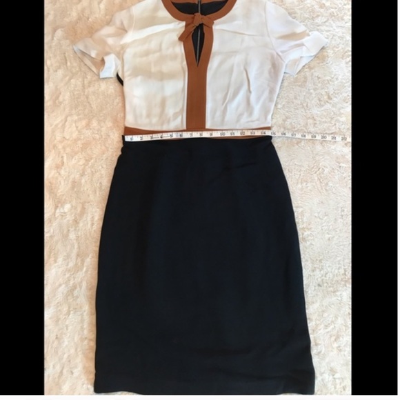 Burberry Prorsum Crepe Colorblock Sheath Dress with Bow Detail. Size 6 - Picture 4 of 14